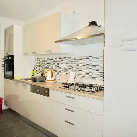 Puerto Tranquilo Beach Residsnce Apartment Trogir